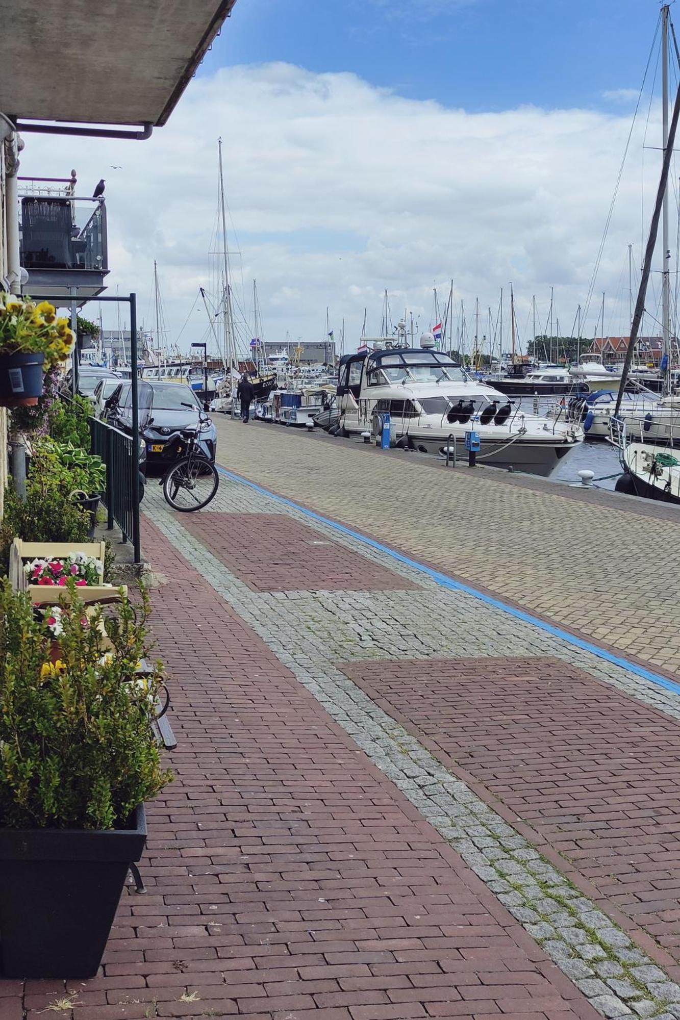 Zicht Op Zee Bed & Breakfast Urk Bagian luar foto