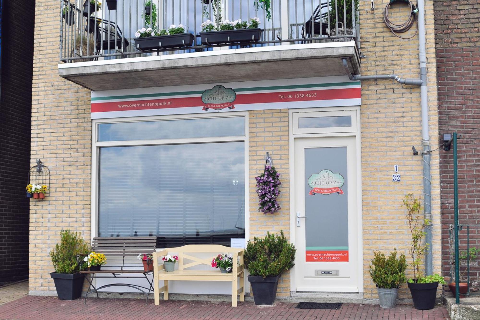 Zicht Op Zee Bed & Breakfast Urk Bagian luar foto